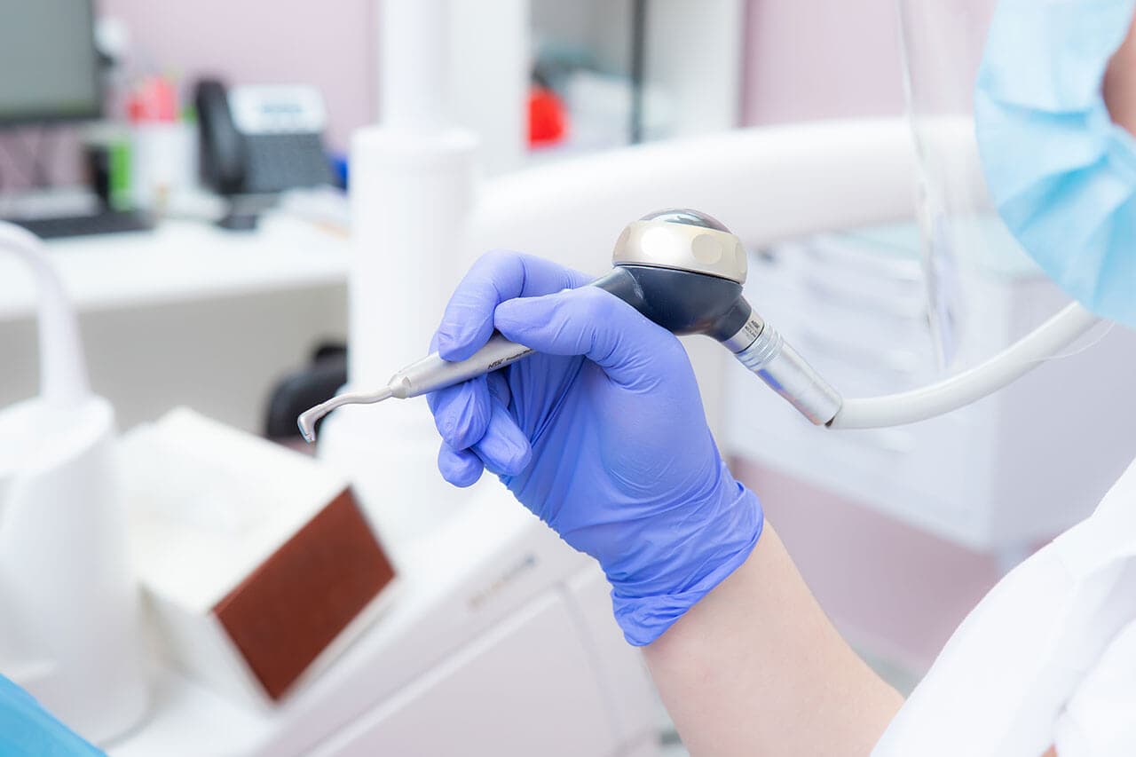 Профессиональная гигиена полости рта в клинике ОРИОН